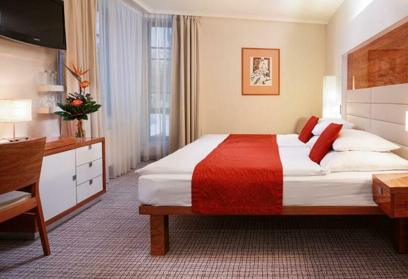 Классический Номер, St. Joseph Royal Regent