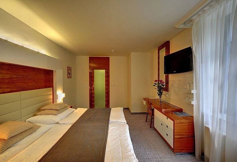 Классический Номер, St. Joseph Royal Regent