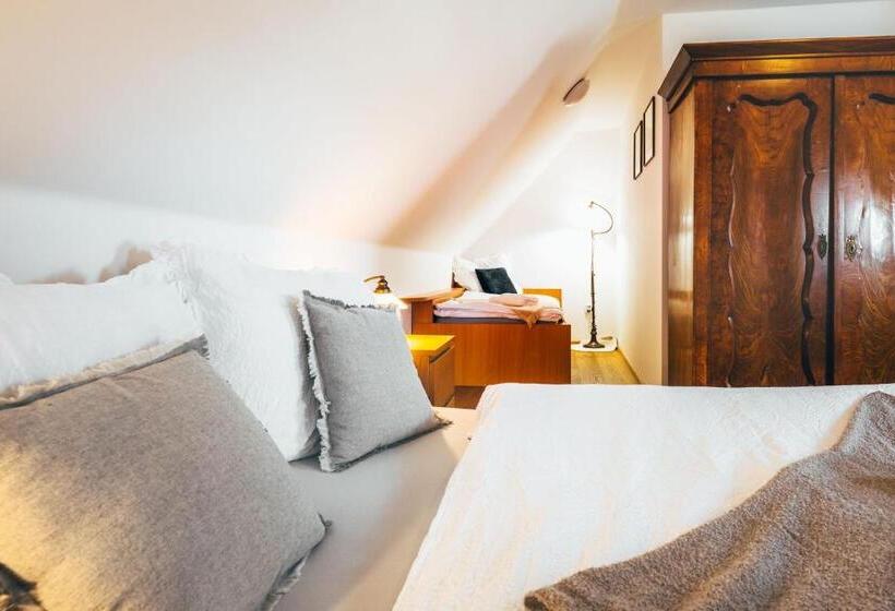 اتاق استاندارد سه نفره, Sv. Hubertus