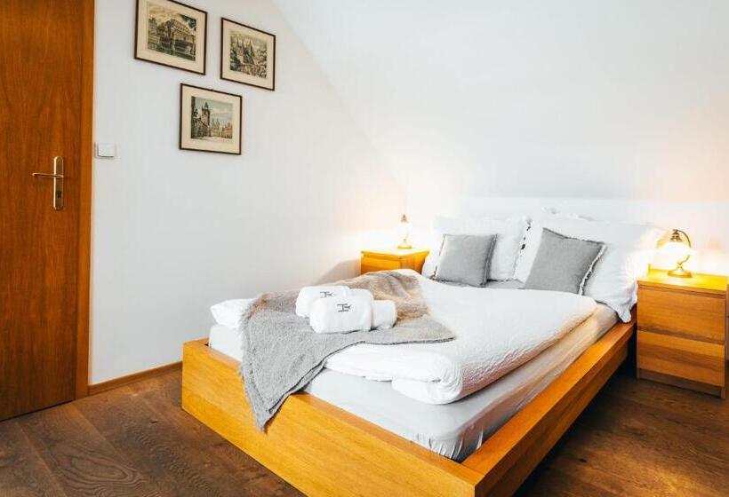 اتاق استاندارد سه نفره, Sv. Hubertus