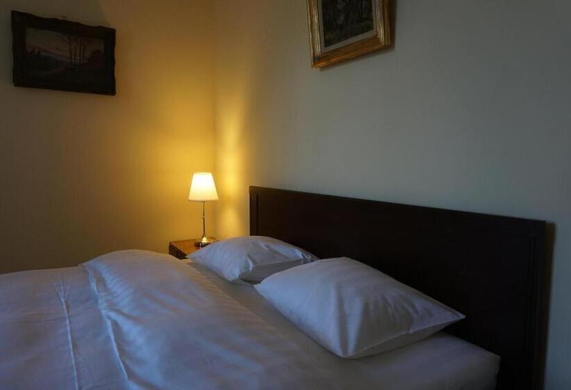 Quarto Estandar, Vila Arizto