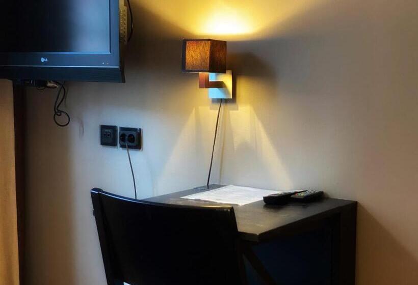 スタンダードルーム, Villan