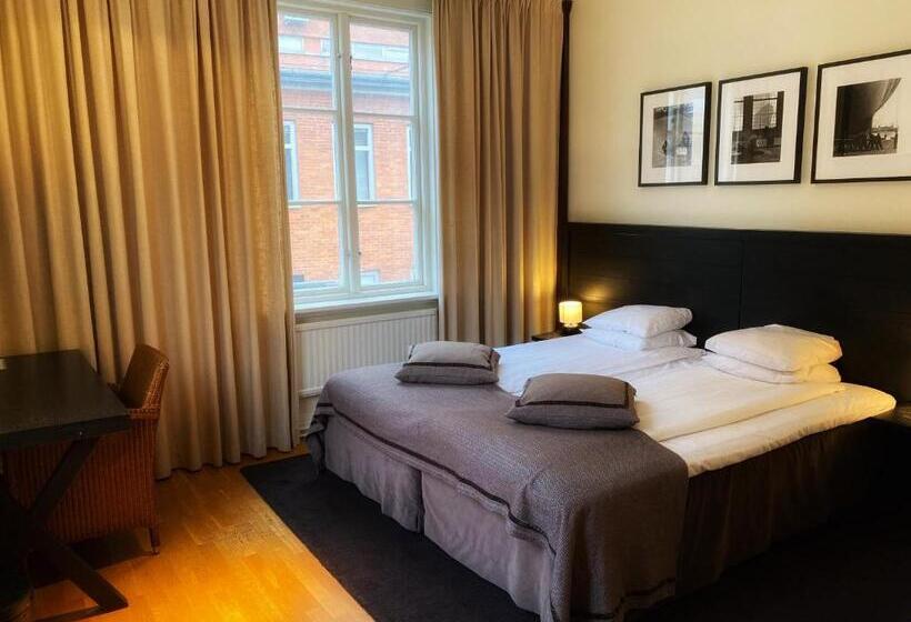 スーペリアールーム, Villan