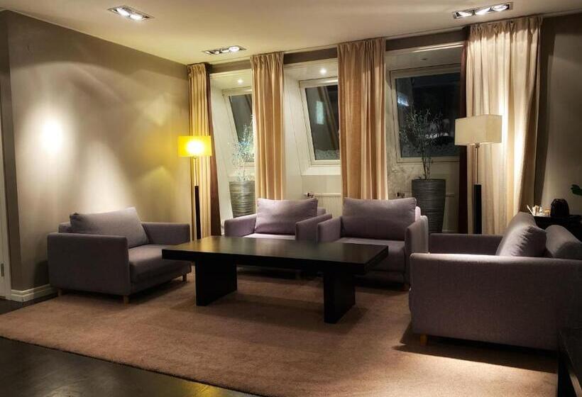 スーペリアースイート, Villan