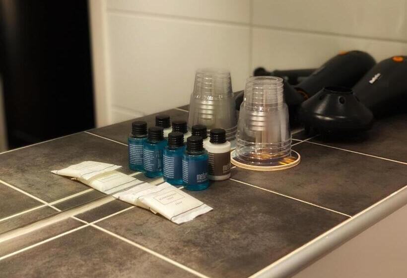 ジュニアスイート, Villan