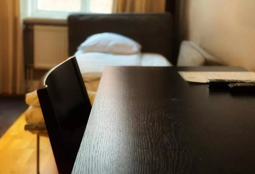 Standard Kolmen Hengen Huone, Villan
