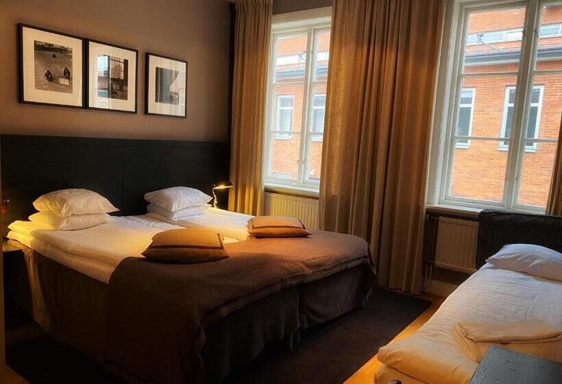 スタンダードトリプルルーム, Villan