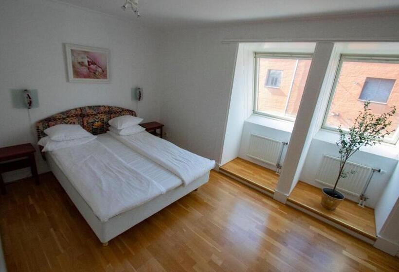 スタンダードスタジオ, Villan