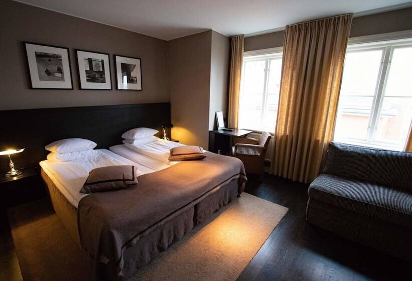 スタンダードトリプルルーム, Villan