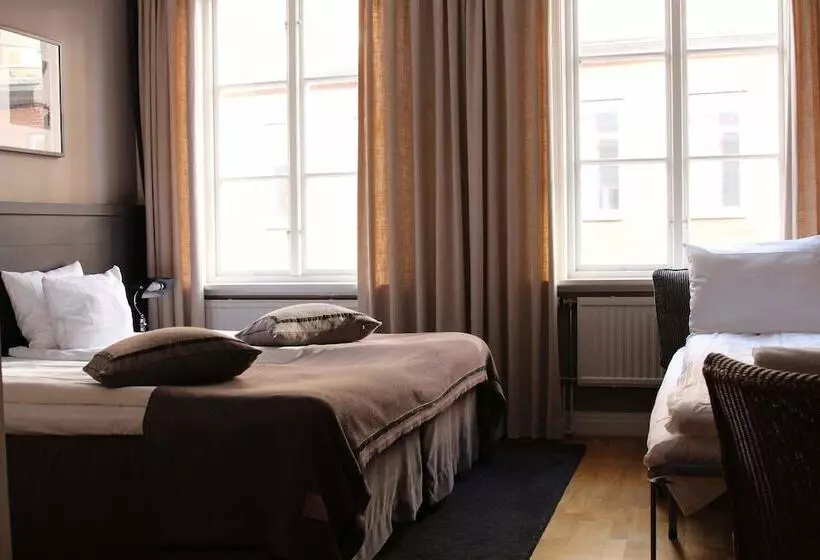Standard Kolmen Hengen Huone, Villan