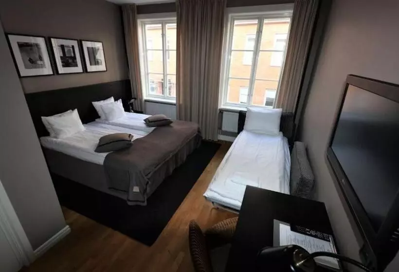 Standard Kolmen Hengen Huone, Villan