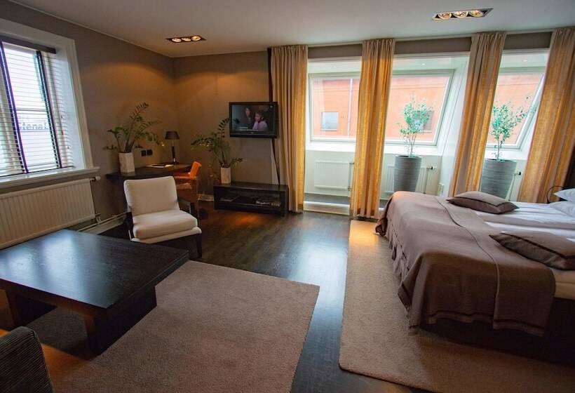 ファミリールーム, Villan