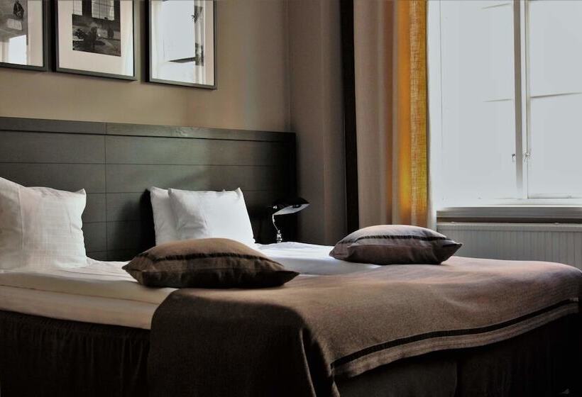 スタンダードルーム, Villan