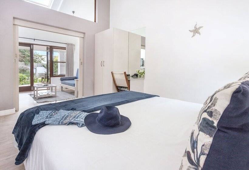 סוויטה, Sixteen Guest House On Main