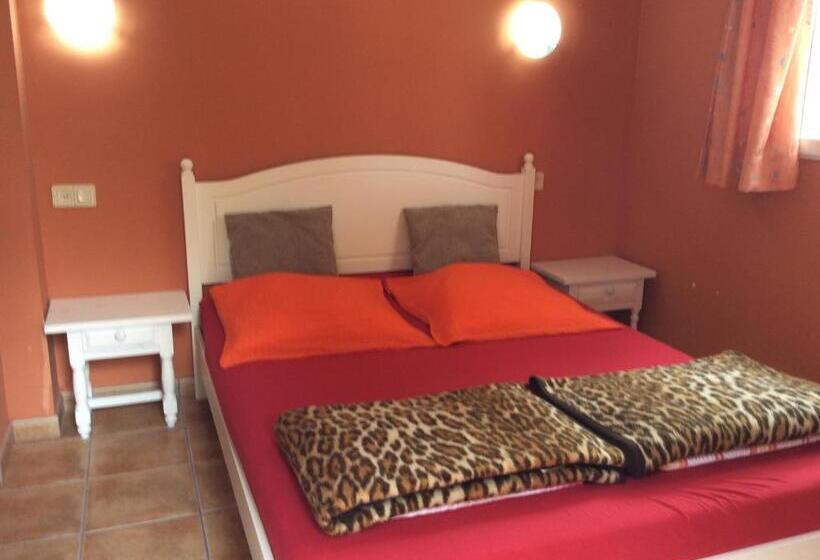 Номер Deluxe, Pinkflamingo