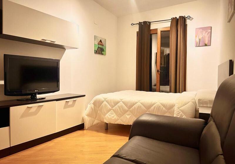 استودیوی استاندارد, Wave Apartments