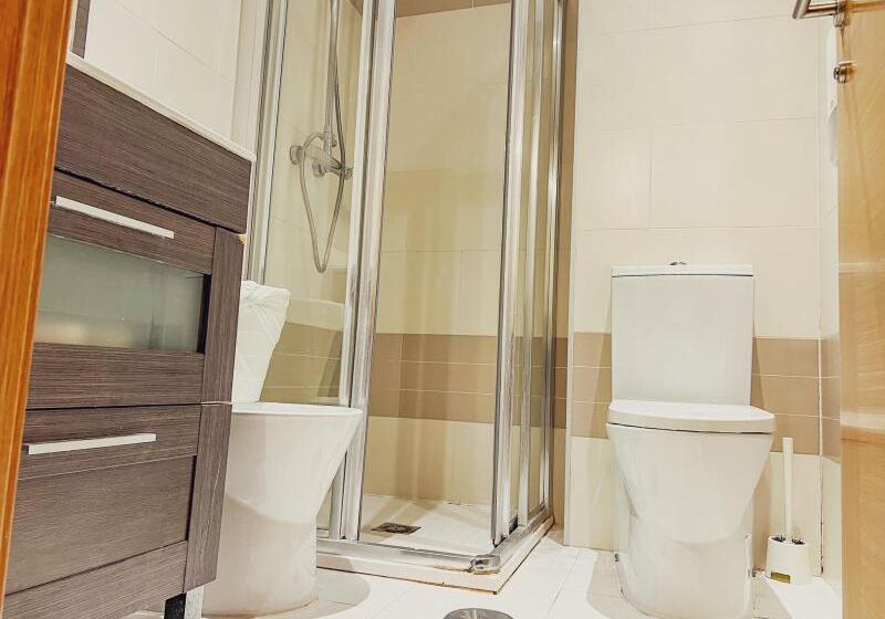 استودیوی استاندارد, Wave Apartments