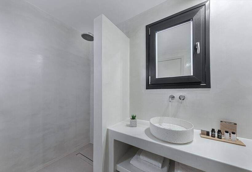 اتاق سوپریور با چشم‌انداز دریا, Onyx Hotel & Suites