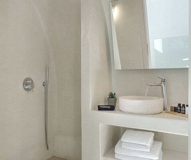 Deluxe Suite Sea View, Onyx Hotel & Suites