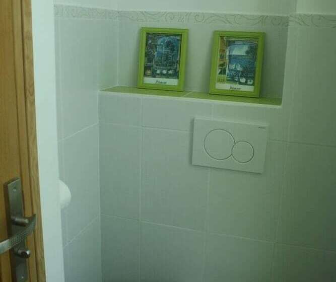 Семейный Номер Вид на Бассейн, Le Clos De La Salamandre