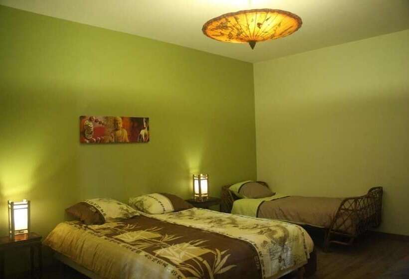 Семейный Номер Вид на Бассейн, Le Clos De La Salamandre