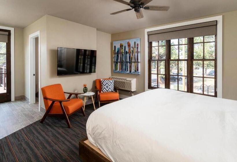 غرفة قياسية سرير كينج, Ski Inn Taphouse