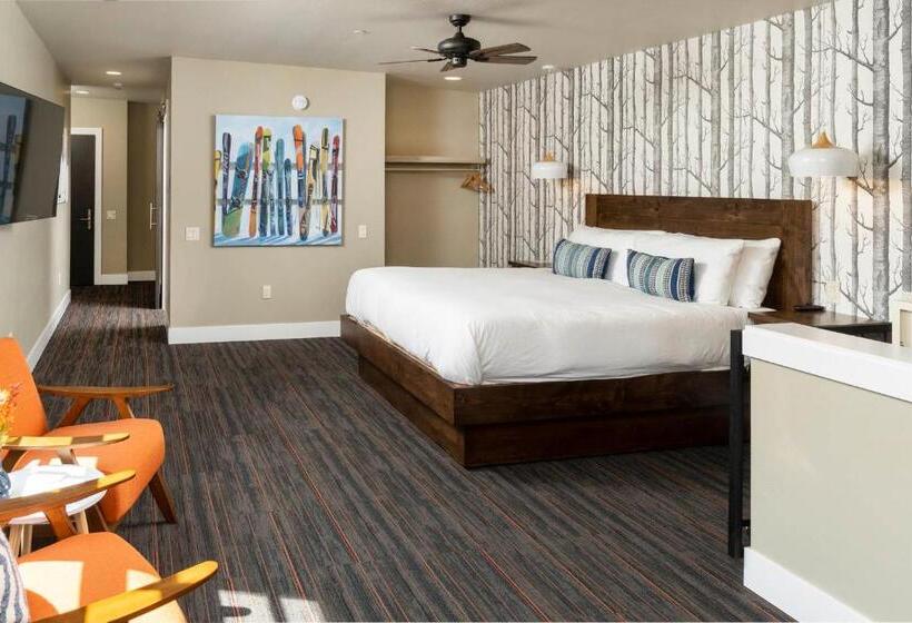 غرفة قياسية سرير كينج لذوى الإحتياجات الخاصة, Ski Inn Taphouse