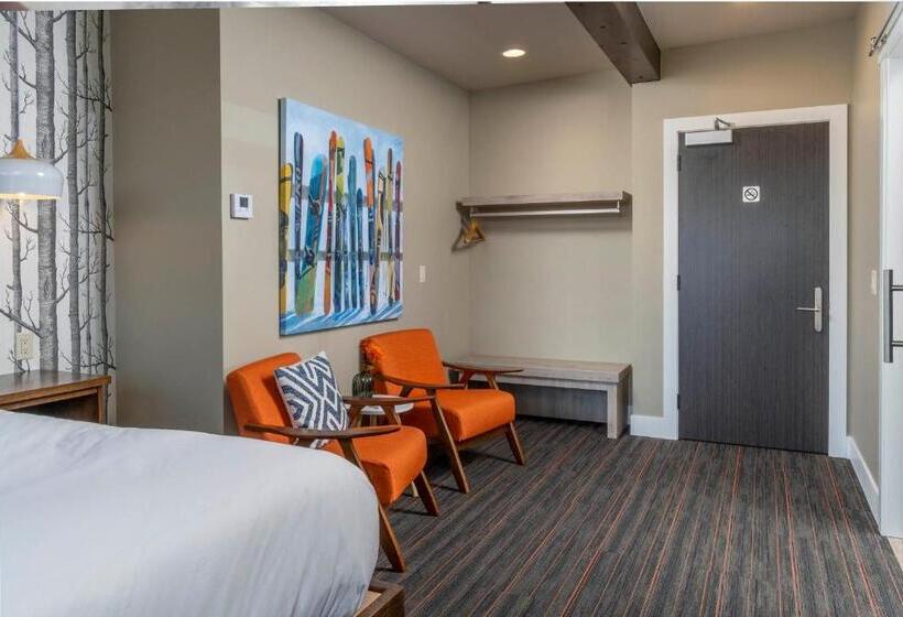 キングサイズベッドのスタンダードルーム, Ski Inn Taphouse