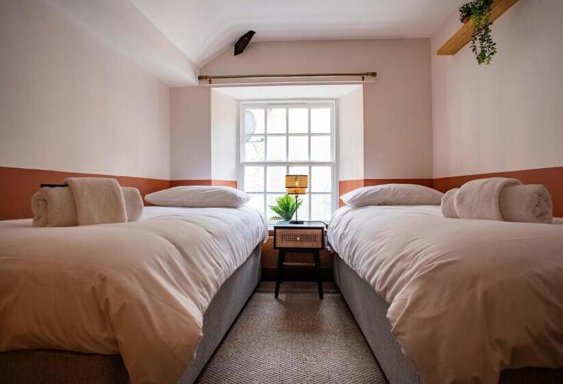 آپارتمان 2 خوابه, The Bottles Lodge