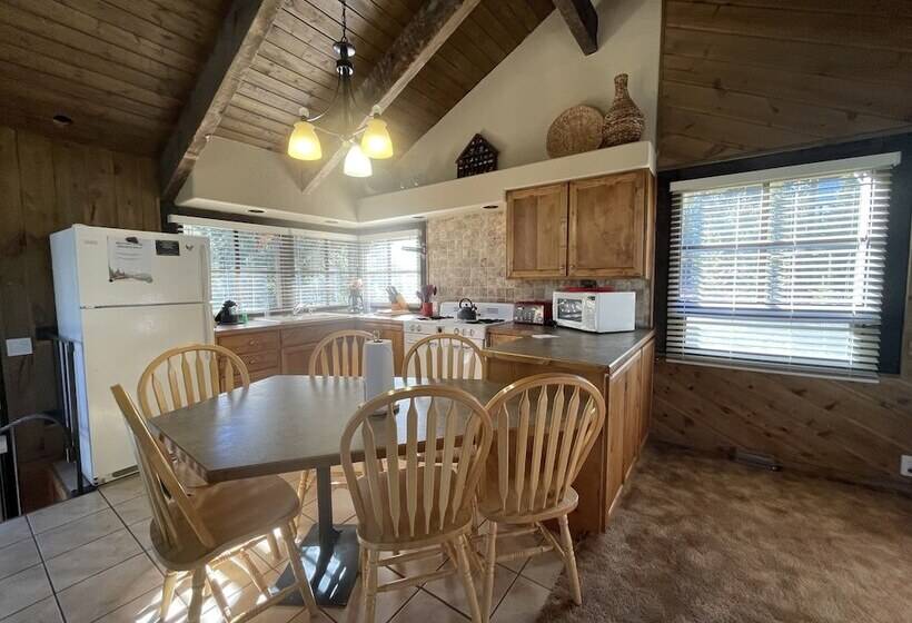 Хижина, Brecken Haus