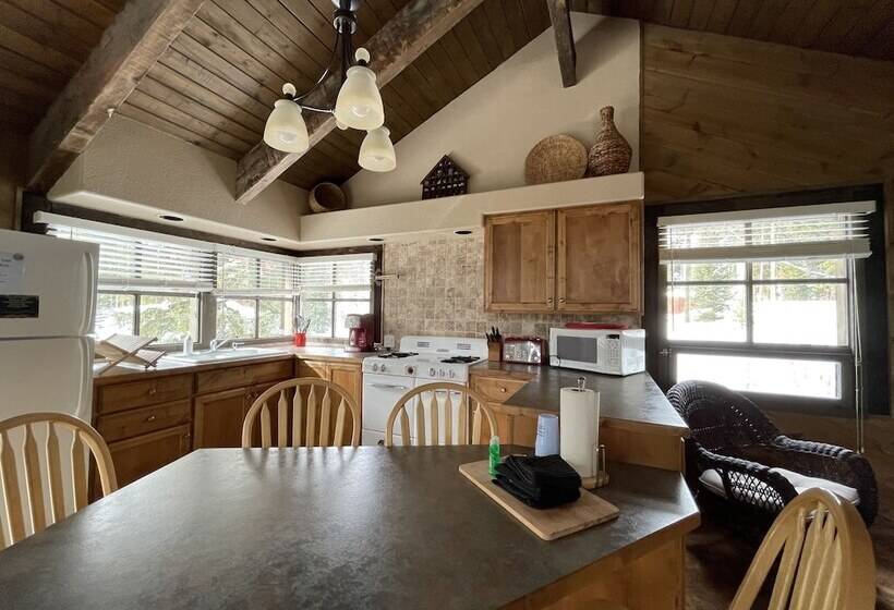 Хижина, Brecken Haus