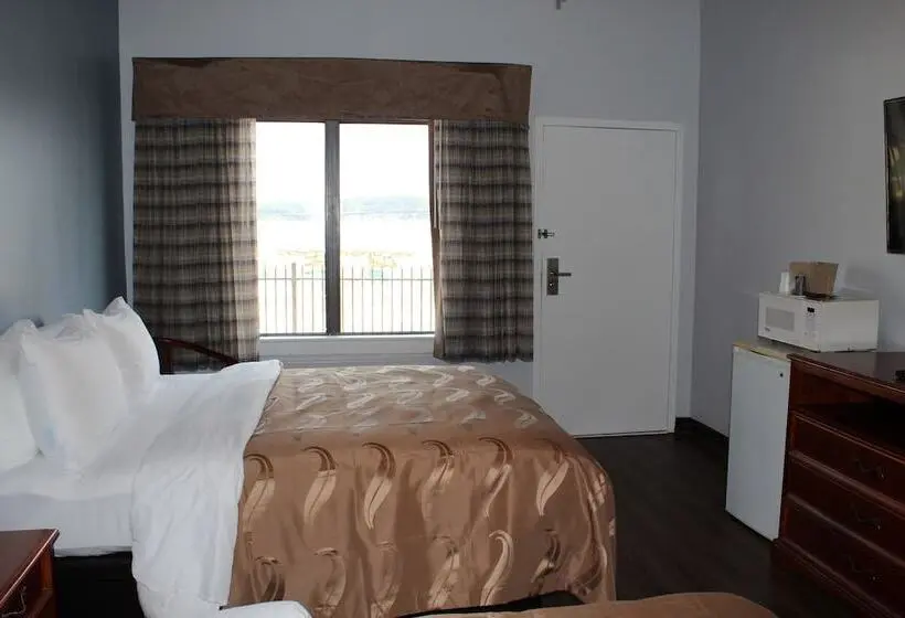２ダブルベッドのスタンダードルーム, Quality Inn  On The Lake Clarksvilleboydton