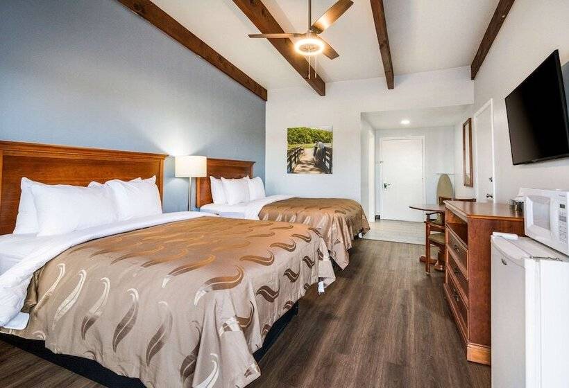 Номер Стандарт 2 Двуспальные Кровати, Quality Inn  On The Lake Clarksvilleboydton