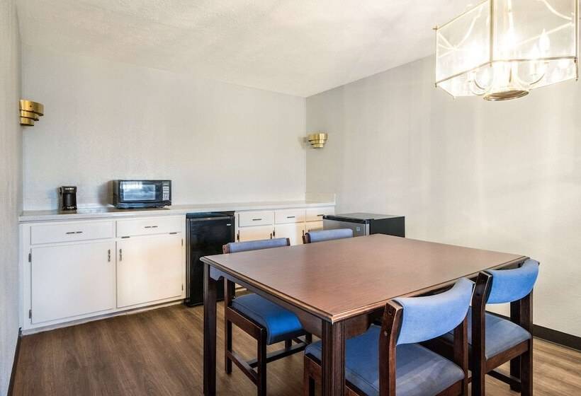 Suíte, Quality Inn  On The Lake Clarksvilleboydton