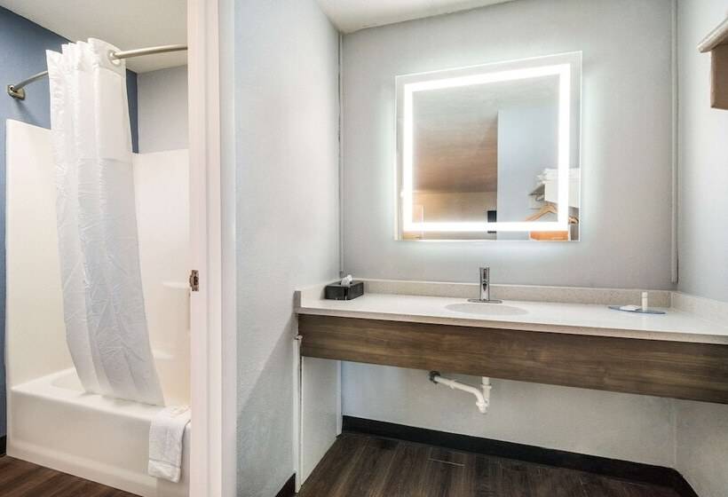 스위트, Quality Inn  On The Lake Clarksvilleboydton