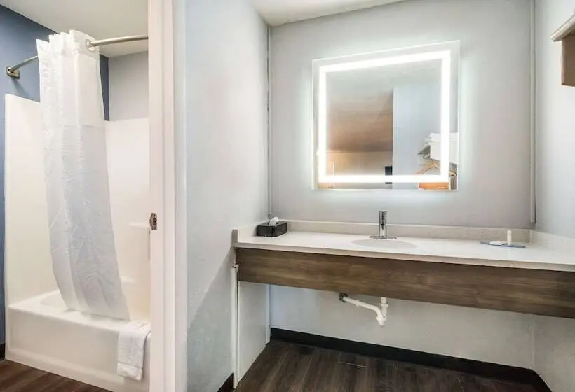 スイート, Quality Inn  On The Lake Clarksvilleboydton