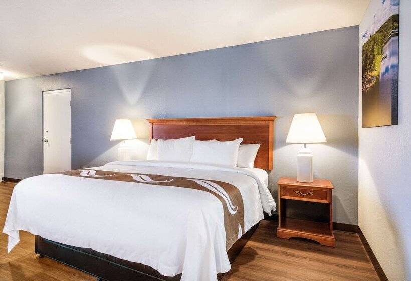 Люкс, Quality Inn  On The Lake Clarksvilleboydton
