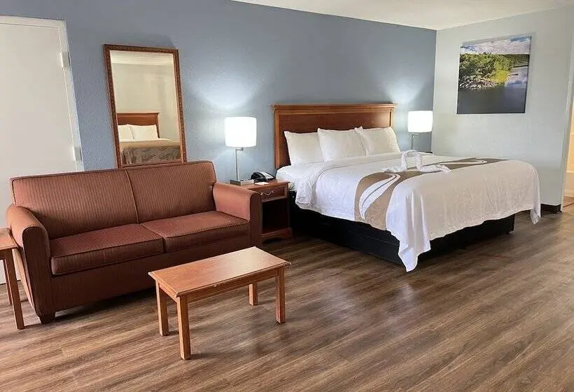 スイート, Quality Inn  On The Lake Clarksvilleboydton