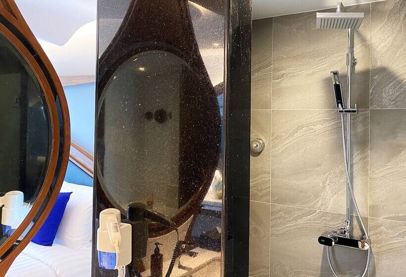 غرفة ديلوكس سرير كينج, The Oceanic Sportel Phuket   Sha Extra Plus