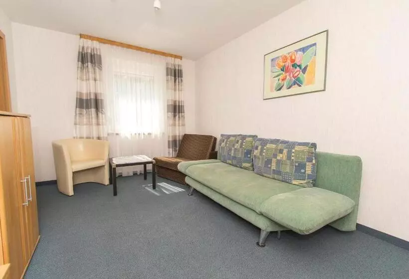 Perhehuone, Gästehaus Wulz Lesjak