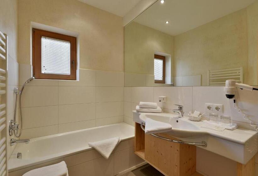 غرفة قياسية, Almhof