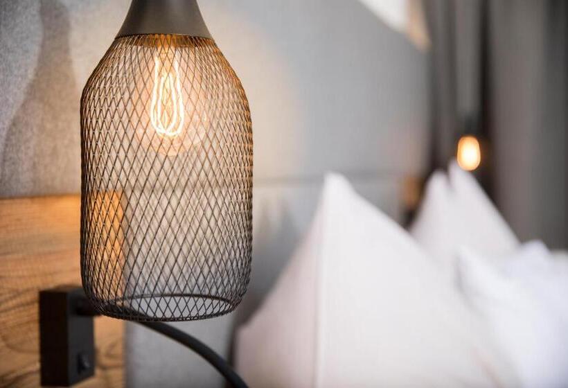 غرفة سوبيريور, Heigenhauser Superior