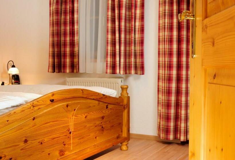 شقة غرفتين, Hoarachhof