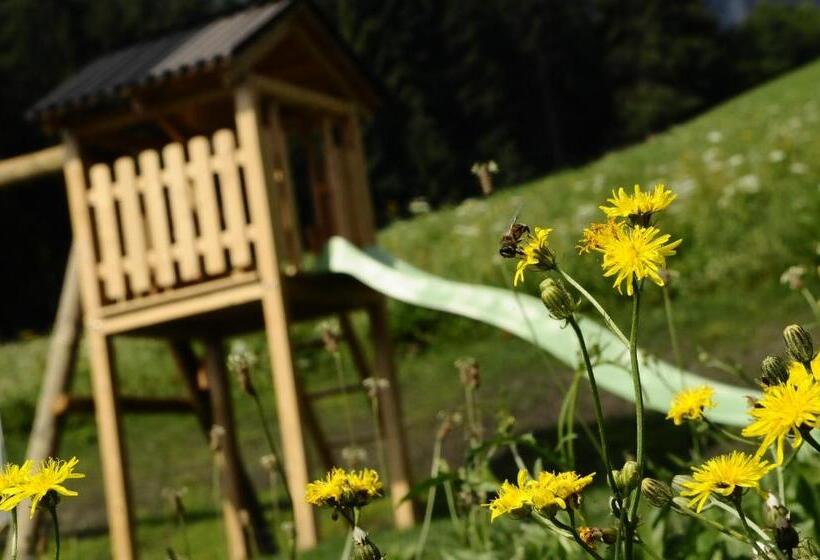 غرفة عائلية, Hoarachhof