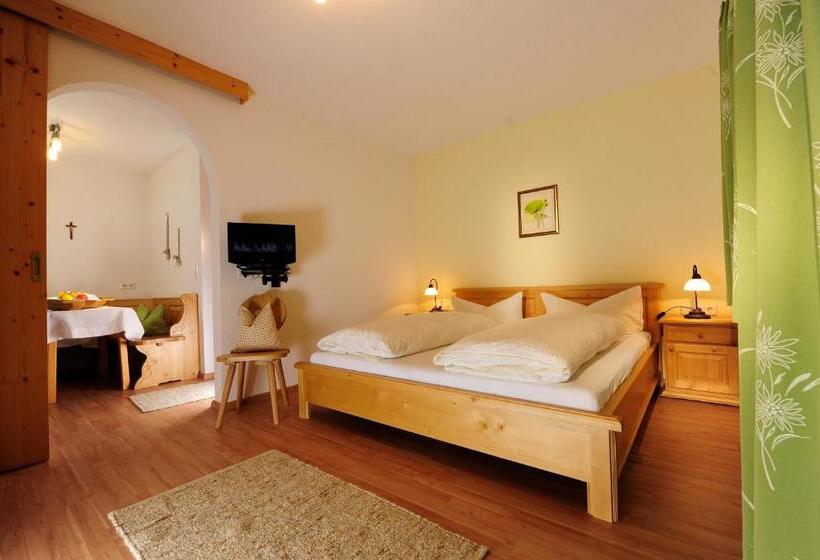 شقة غرفتين, Hoarachhof