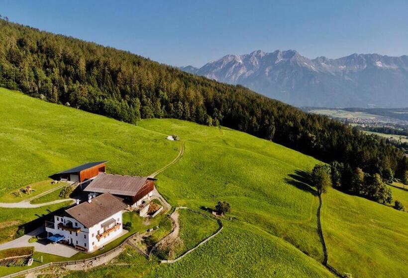 غرفة عائلية, Hoarachhof