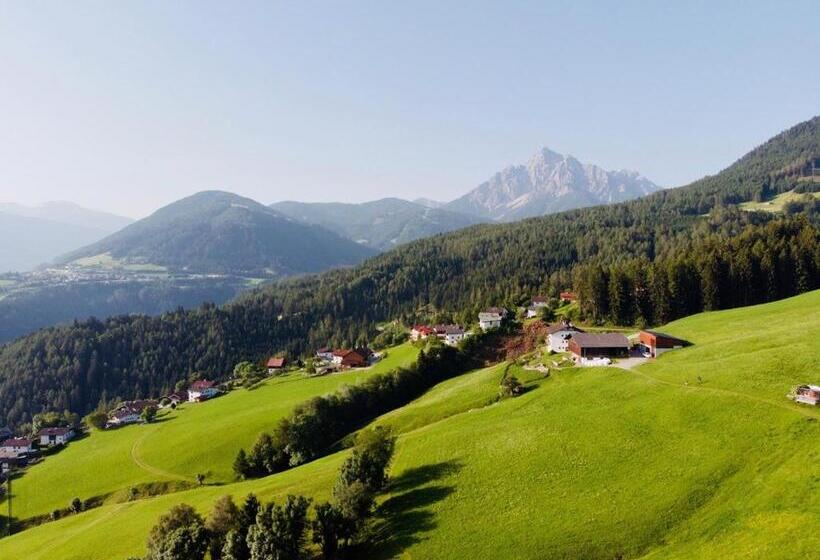 غرفة عائلية, Hoarachhof