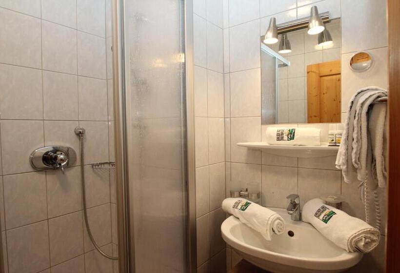 شقة غرفتين, Hoarachhof