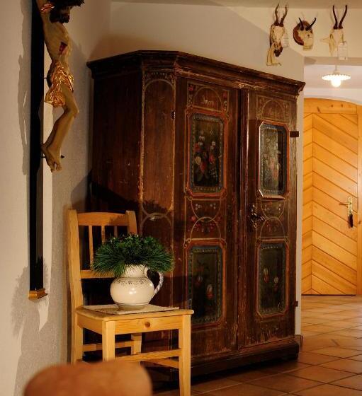 شقة غرفتين, Hoarachhof