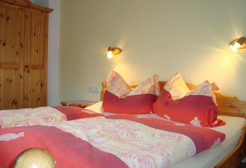 침실 1개 발코니 아파트, Jagerhof